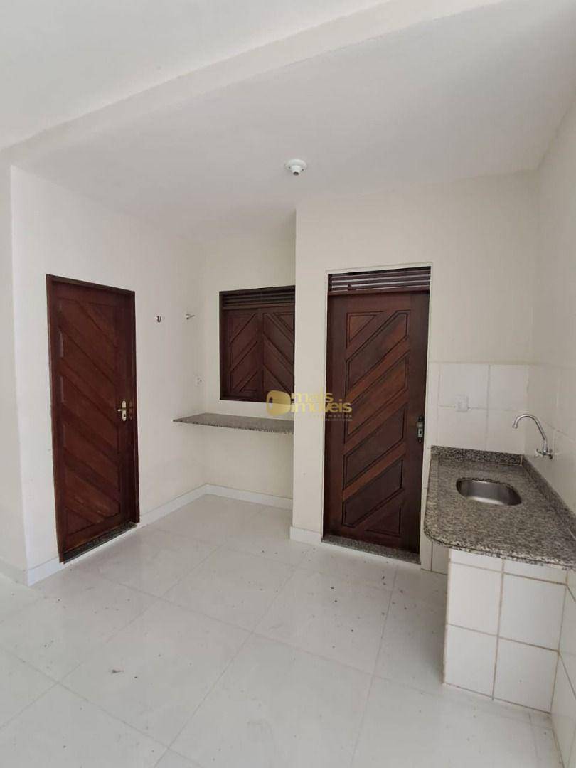 Casa à venda com 3 quartos, 114m² - Foto 13