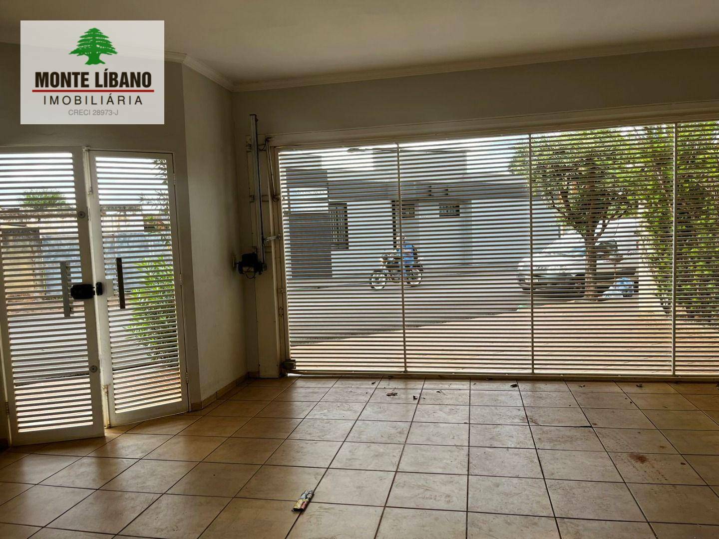 Casa à venda com 3 quartos, 300m² - Foto 4