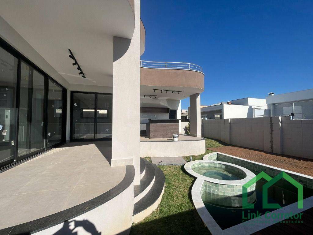 Casa de Condomínio à venda com 4 quartos, 320m² - Foto 4