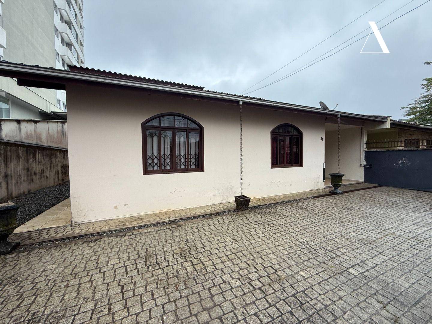 Casa, 4 quartos, 200 m² - Foto 1