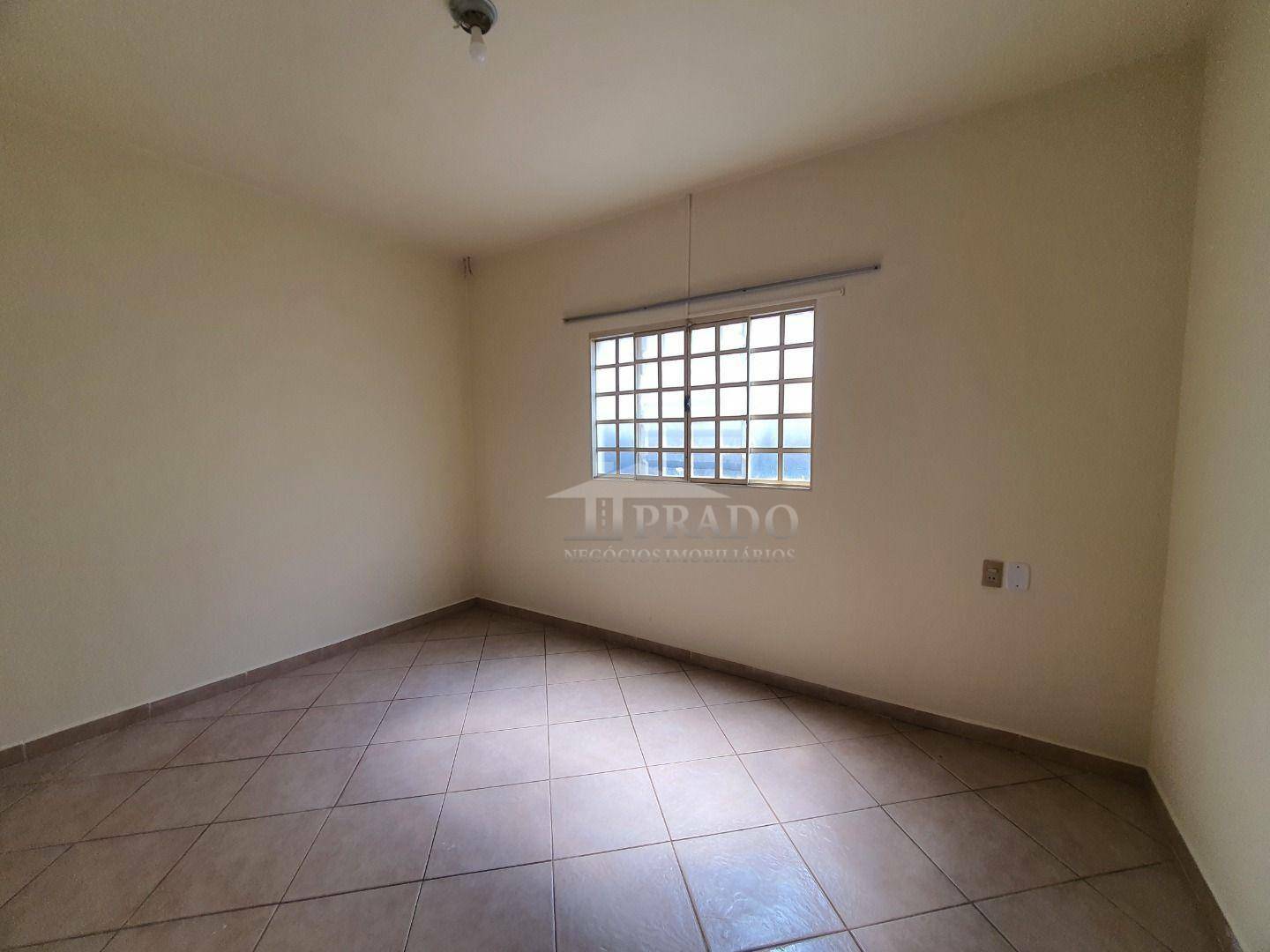 Casa para alugar com 3 quartos, 90m² - Foto 15