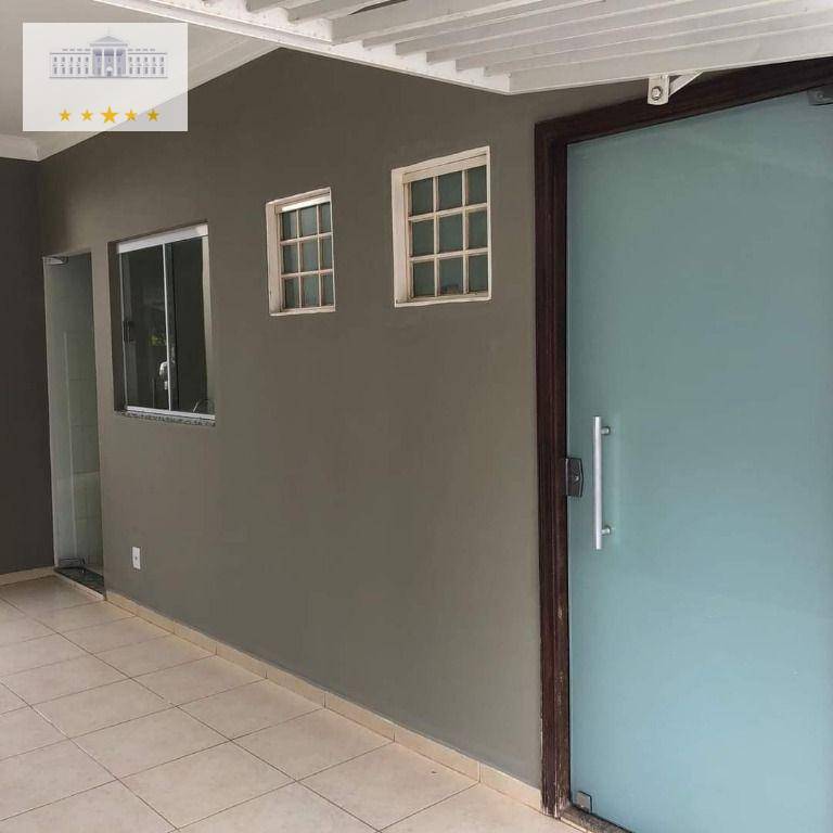 Casa à venda com 3 quartos, 250m² - Foto 3