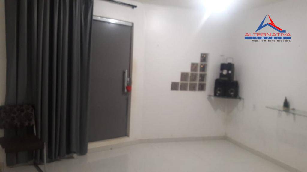 Casa à venda com 2 quartos, 180m² - Foto 2