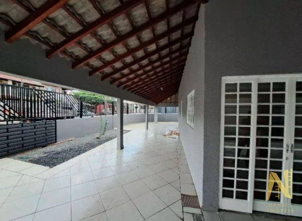 Casa à venda com 3 quartos, 175m² - Foto 4