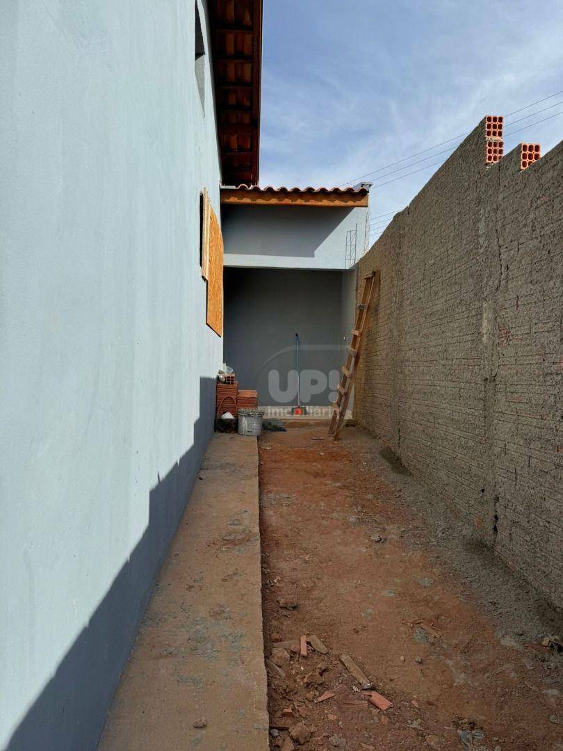 Casa à venda com 2 quartos, 53m² - Foto 13