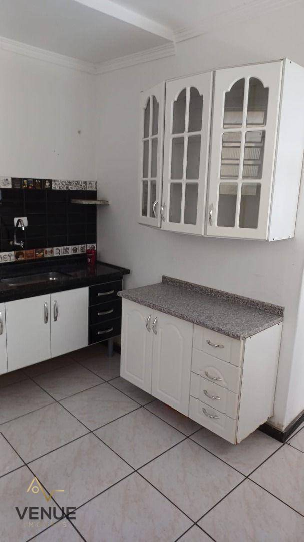 Casa à venda com 2 quartos, 50m² - Foto 3