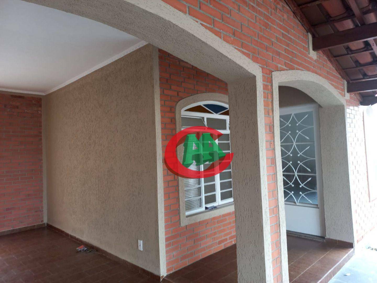 Casa à venda com 4 quartos, 370m² - Foto 1