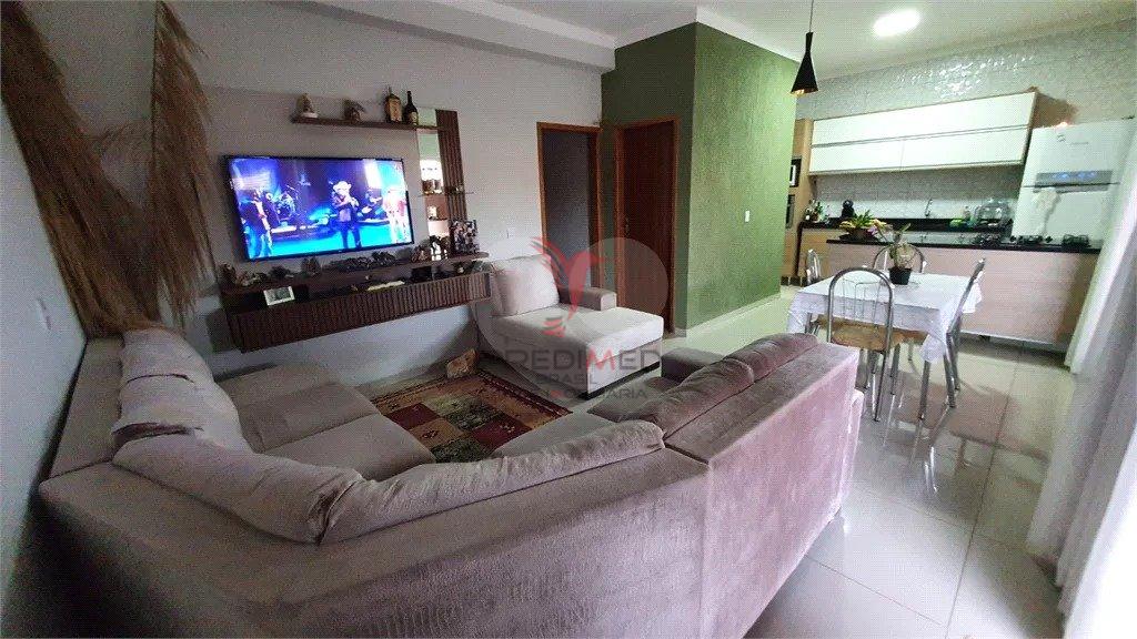 Casa à venda com 2 quartos, 87m² - Foto 1