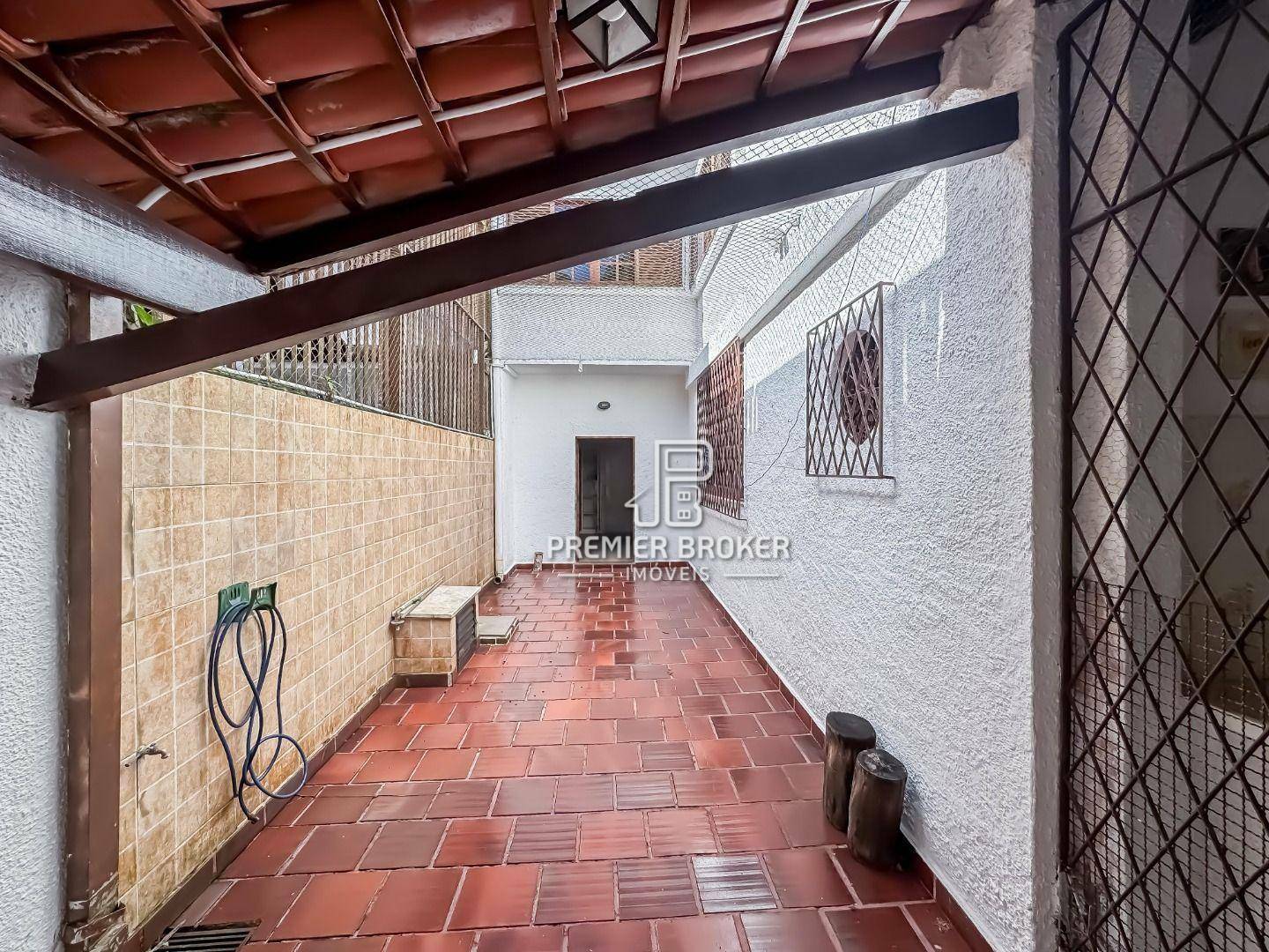 Casa de Condomínio à venda com 4 quartos, 250m² - Foto 20