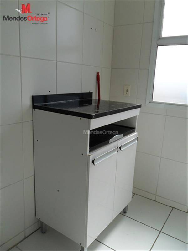 Apartamento para alugar com 2 quartos, 65m² - Foto 12