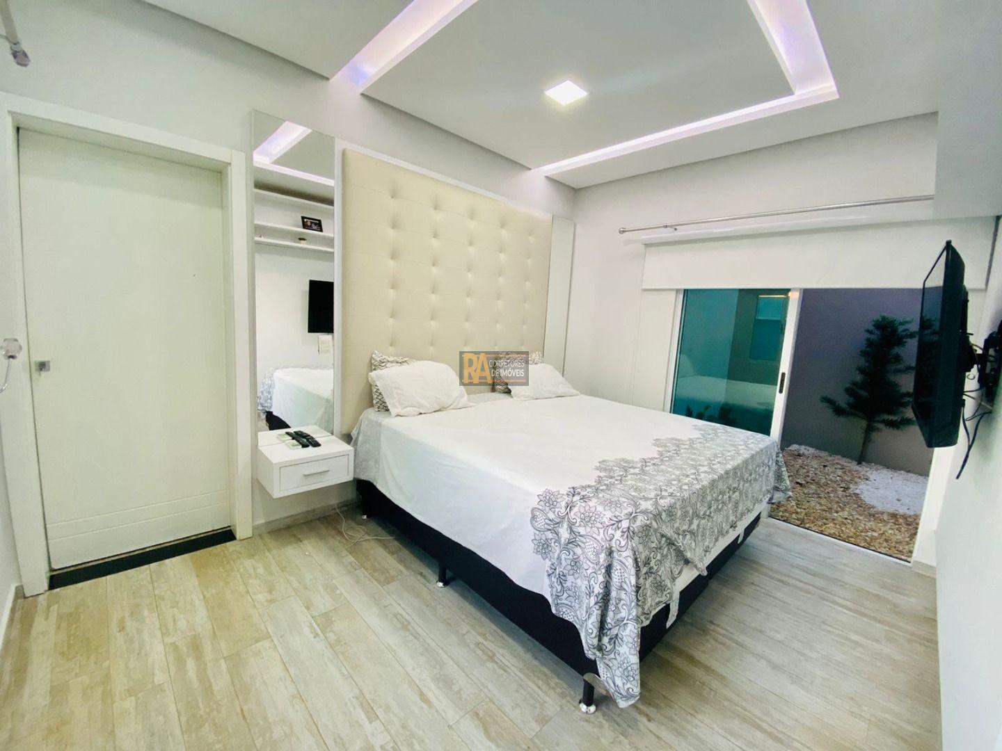 Casa à venda com 3 quartos, 300m² - Foto 27