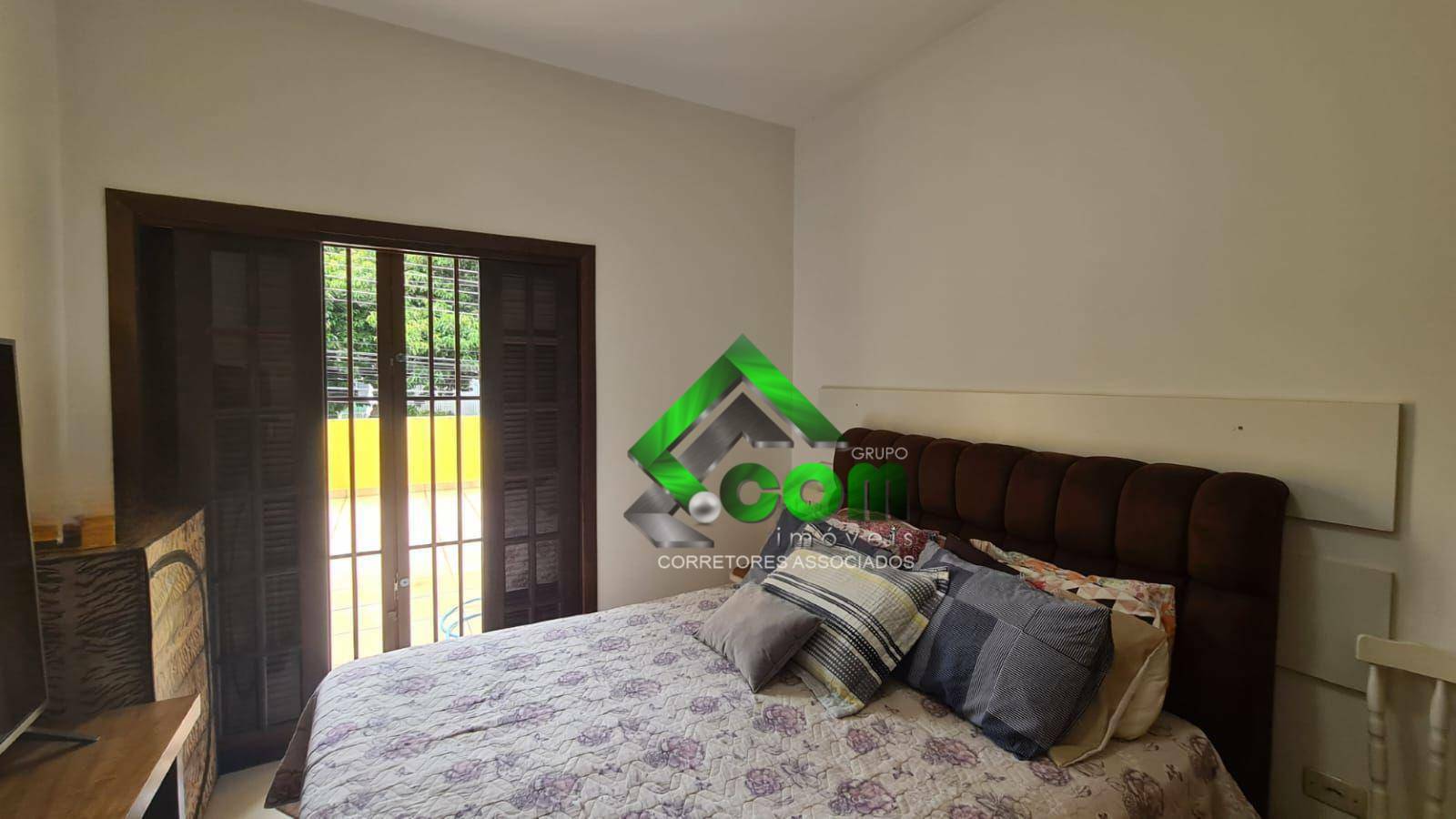 Casa à venda com 4 quartos, 200m² - Foto 18