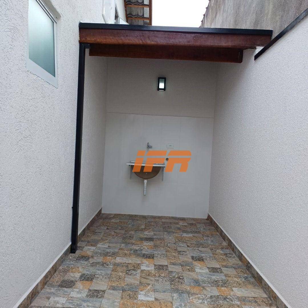 Casa à venda com 2 quartos, 70m² - Foto 9