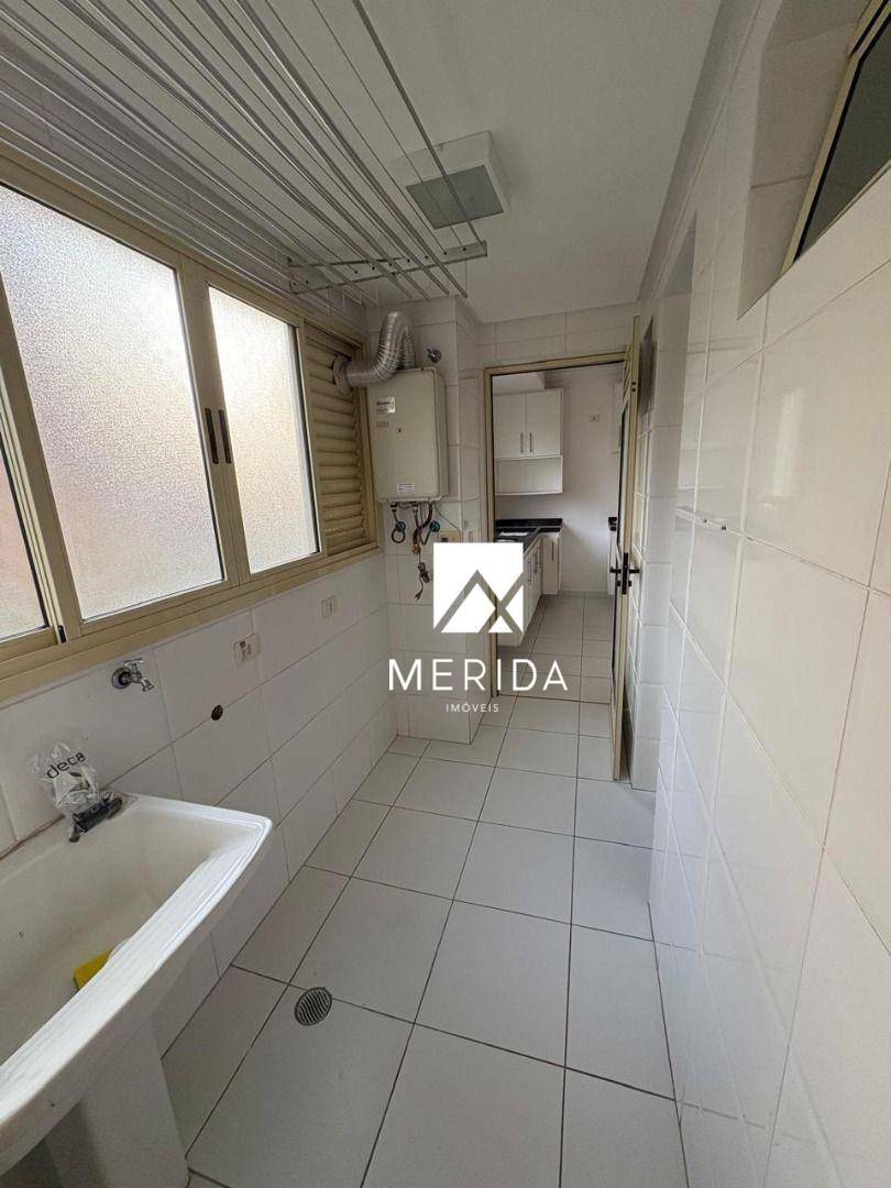 Apartamento para alugar com 3 quartos, 125m² - Foto 11