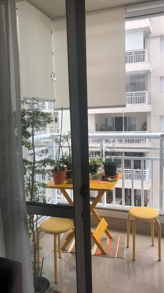 Apartamento à venda com 2 quartos, 64m² - Foto 1