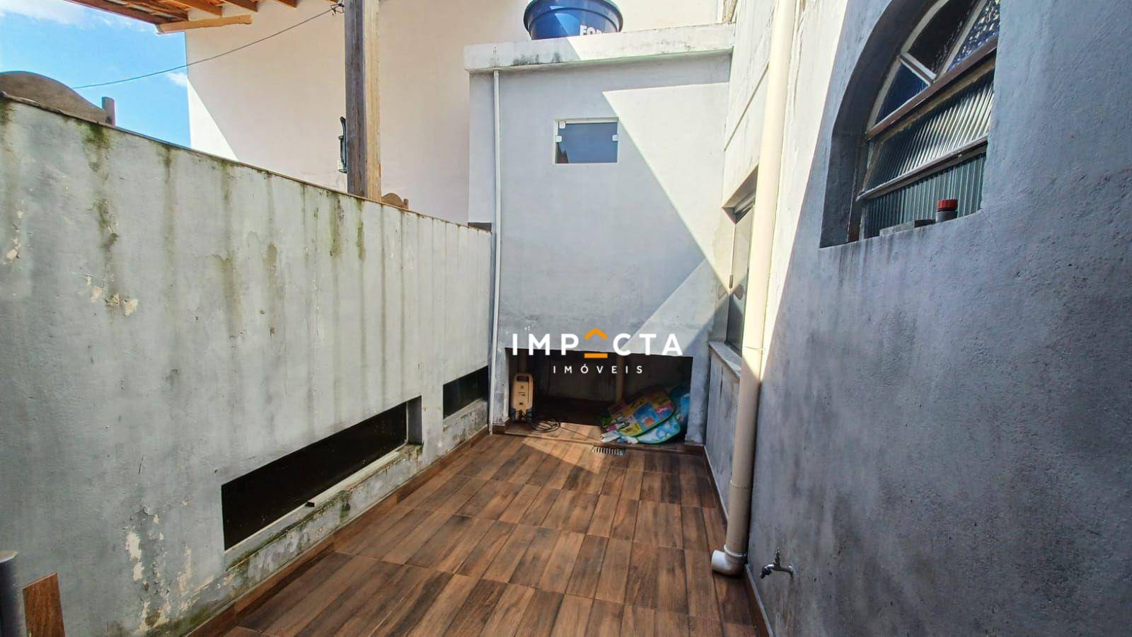 Casa à venda com 3 quartos, 197m² - Foto 7