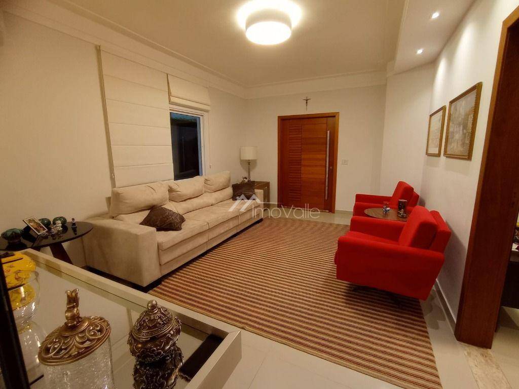 Sobrado à venda com 4 quartos, 245m² - Foto 1