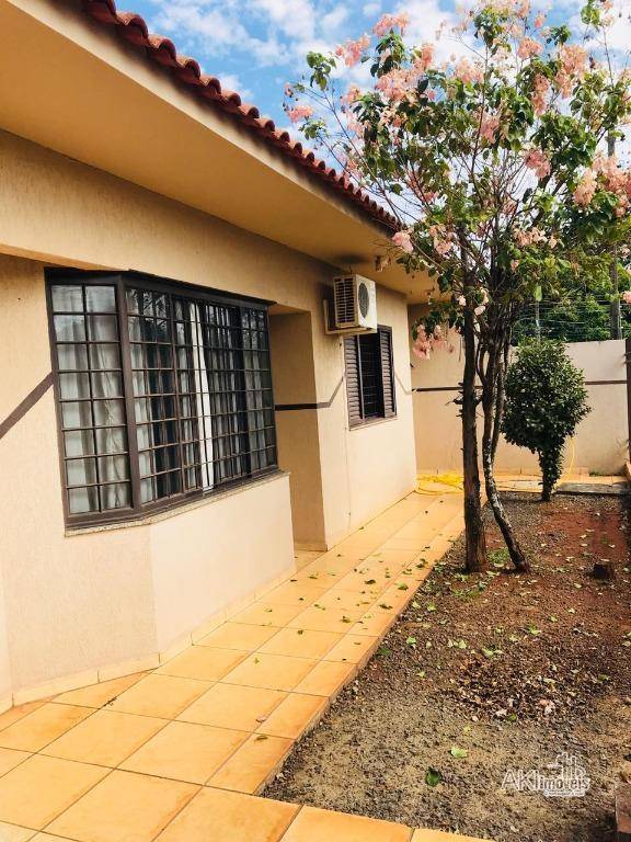 Casa à venda com 5 quartos, 200m² - Foto 3