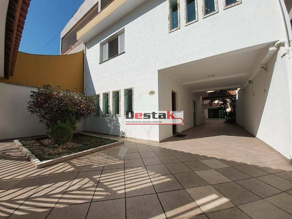 Sobrado à venda com 3 quartos, 240m² - Foto 2