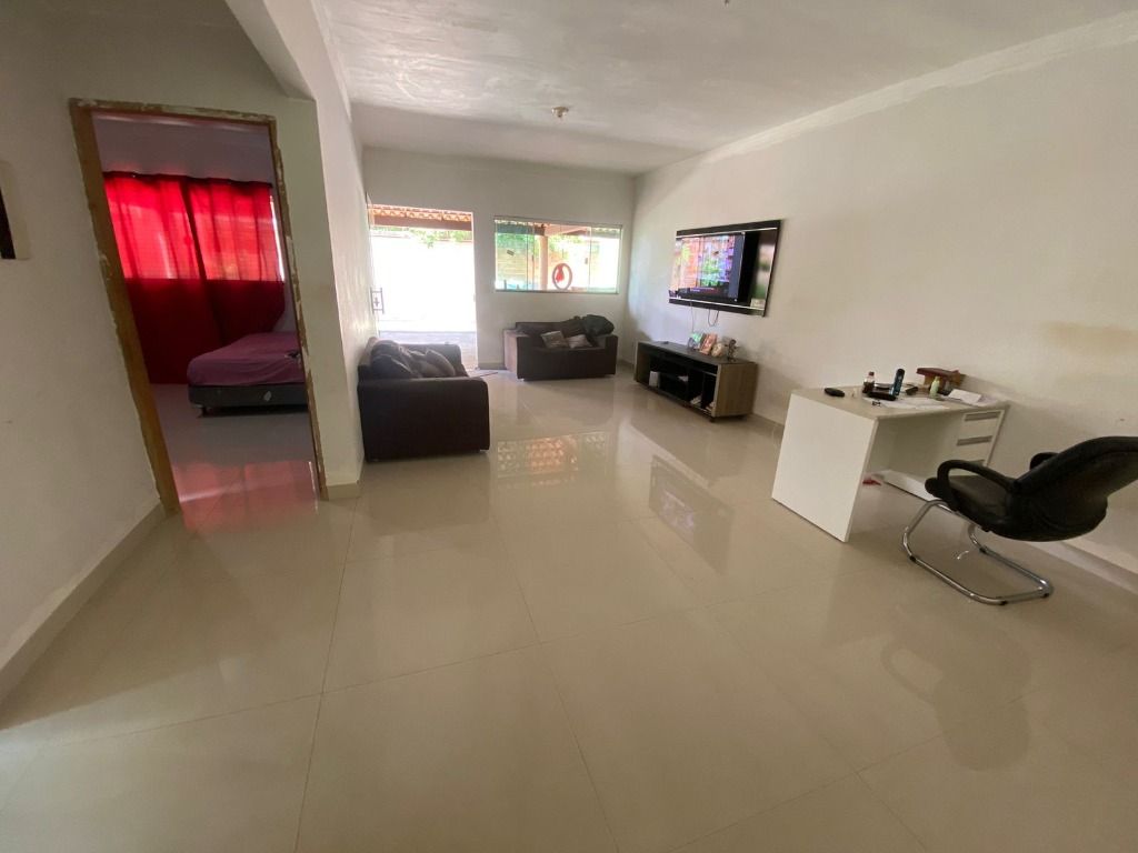 Casa à venda com 2 quartos, 210m² - Foto 1