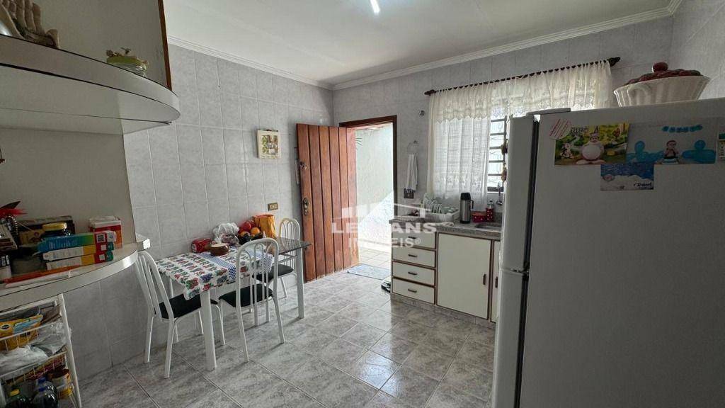 Casa à venda com 3 quartos, 125m² - Foto 9