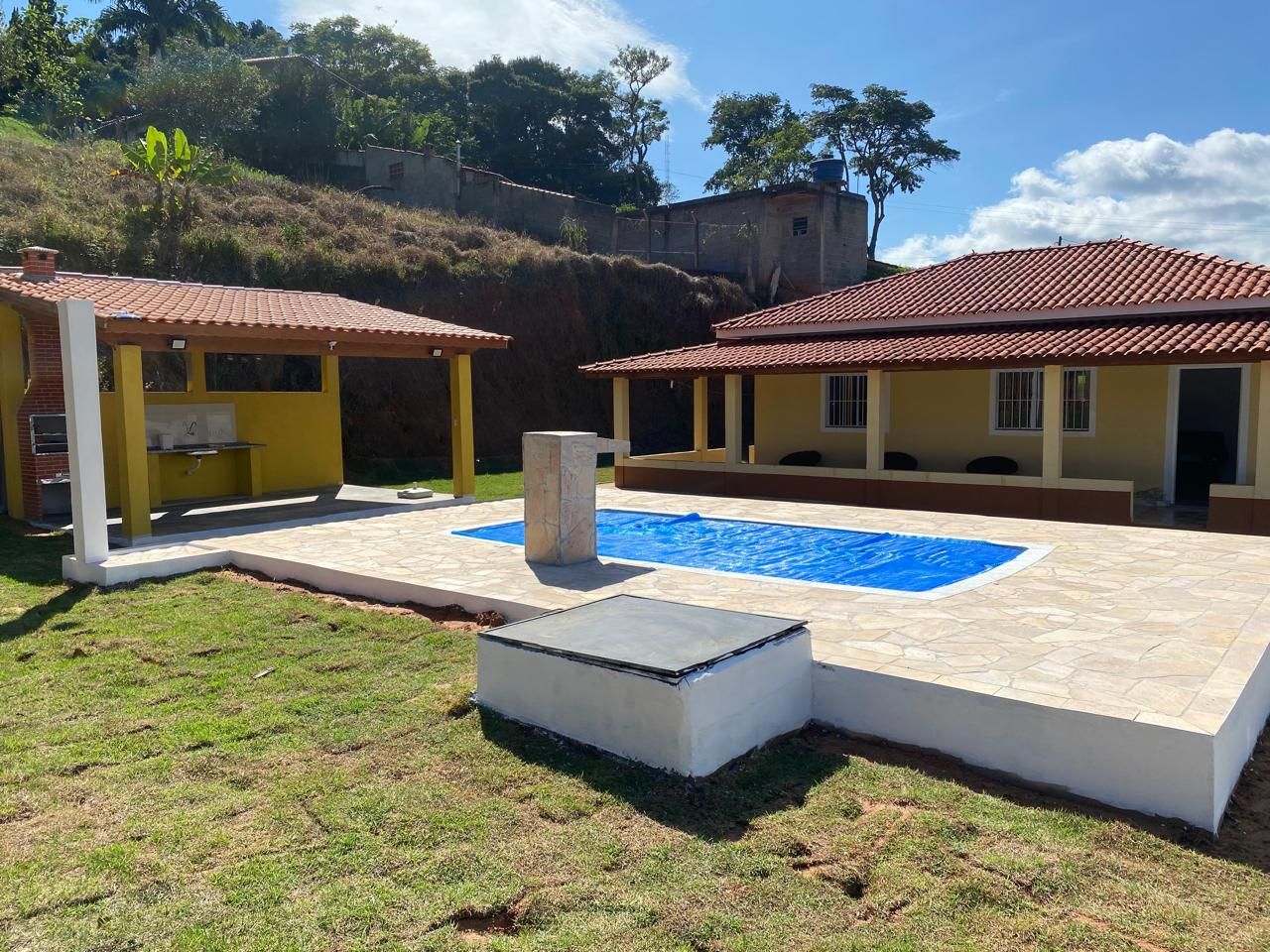 Chácara à venda com 2 quartos, 90m² - Foto 1