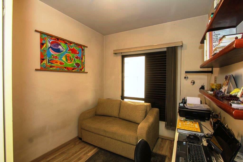 Apartamento à venda com 3 quartos, 159m² - Foto 17