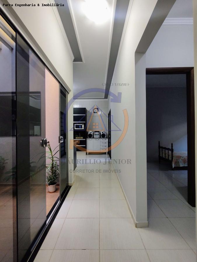 Casa à venda com 3 quartos, 200m² - Foto 7