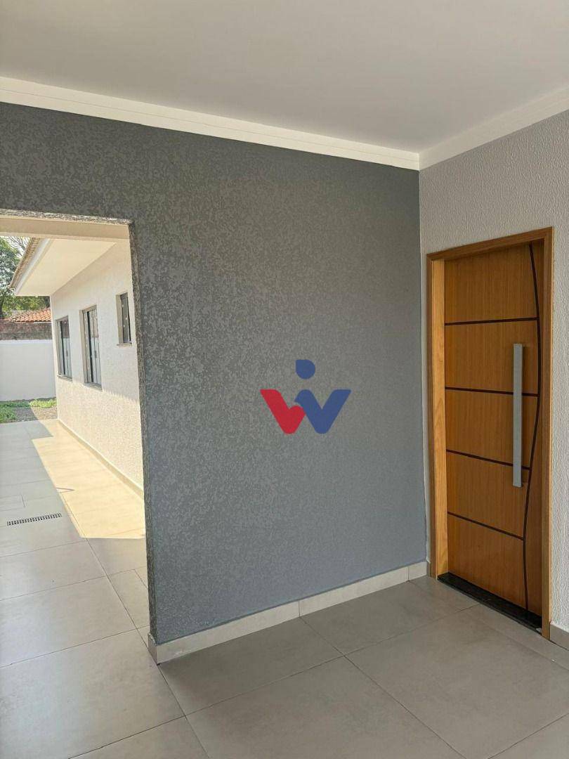 Casa à venda com 2 quartos, 70m² - Foto 3