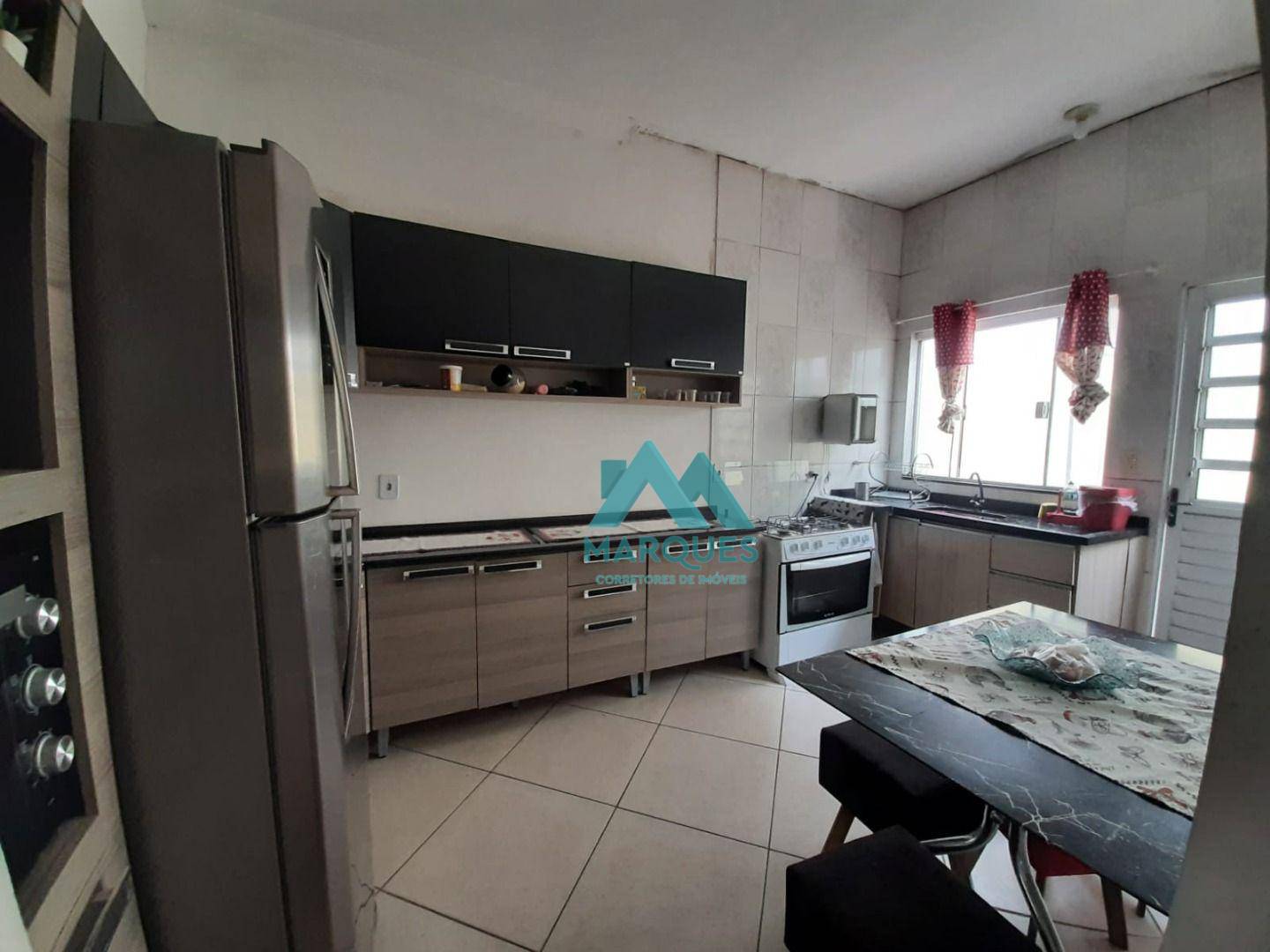 Casa à venda com 2 quartos, 56m² - Foto 1