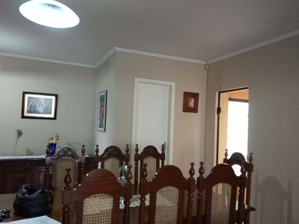 Casa à venda e aluguel com 3 quartos, 300m² - Foto 3