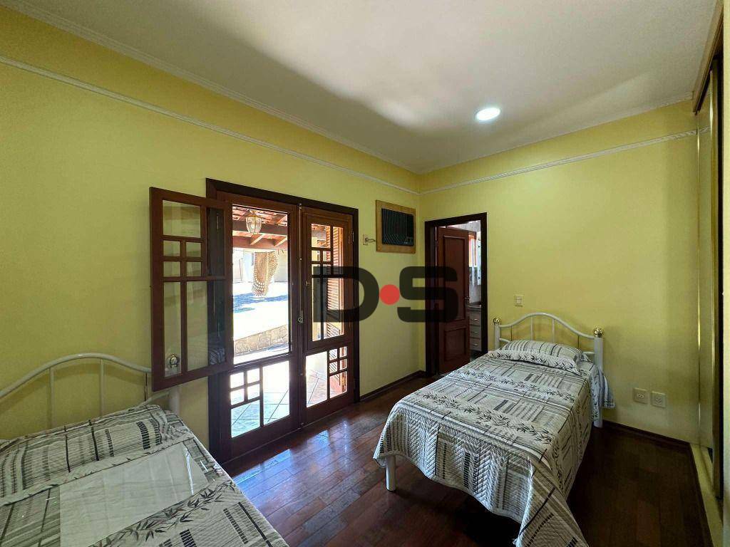 Chácara à venda com 6 quartos, 500m² - Foto 12