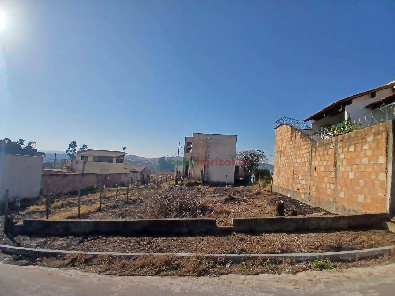 Terreno à venda, 200M2 - Foto 1