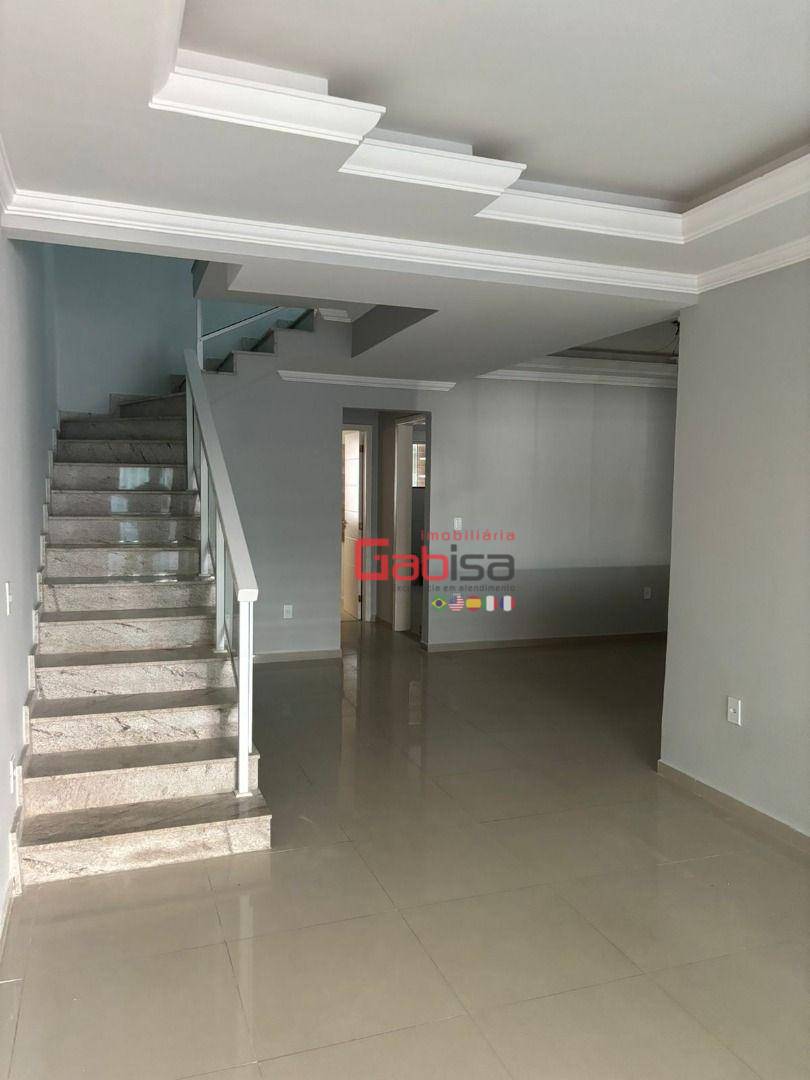 Casa à venda com 4 quartos, 220m² - Foto 4