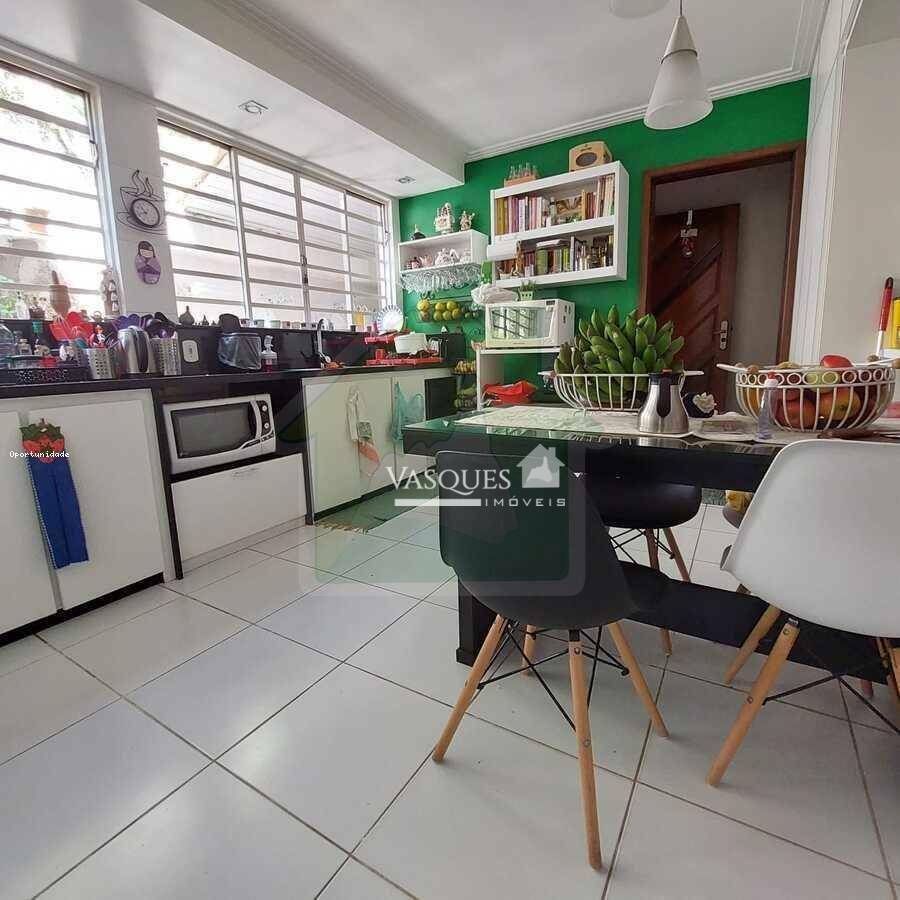 Casa à venda com 3 quartos, 316m² - Foto 18