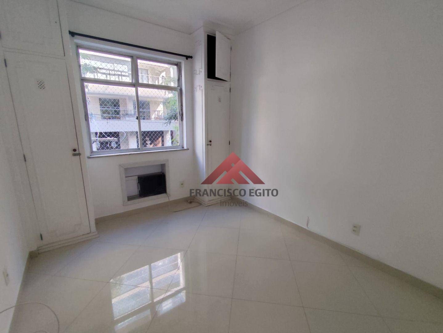 Apartamento para alugar com 3 quartos, 110m² - Foto 16