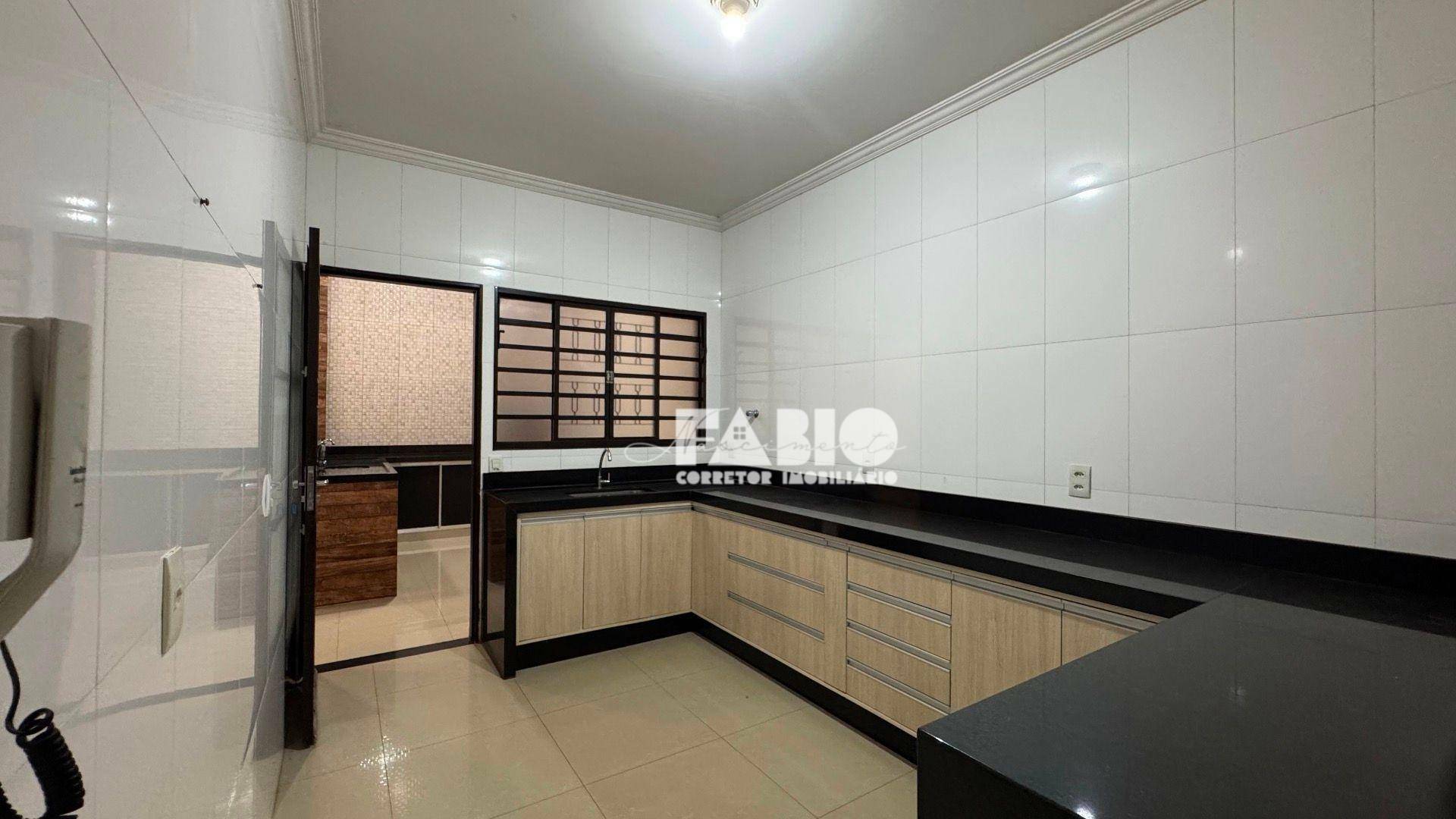 Casa à venda com 3 quartos, 166m² - Foto 8