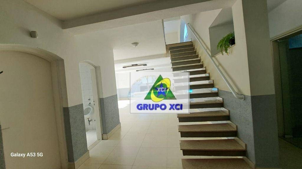 Casa para alugar com 4 quartos, 800m² - Foto 15