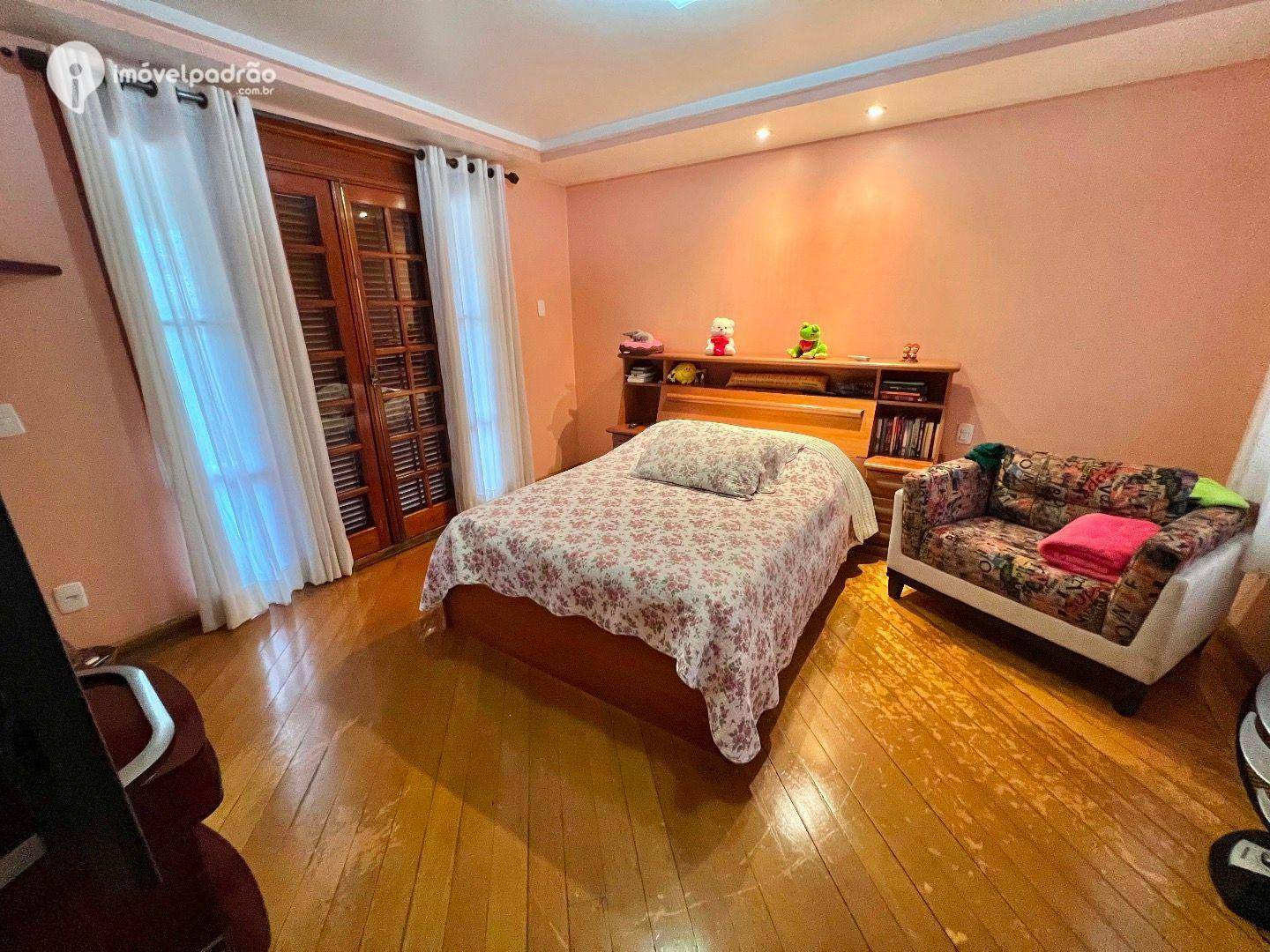 Casa de Condomínio à venda com 5 quartos, 300m² - Foto 19