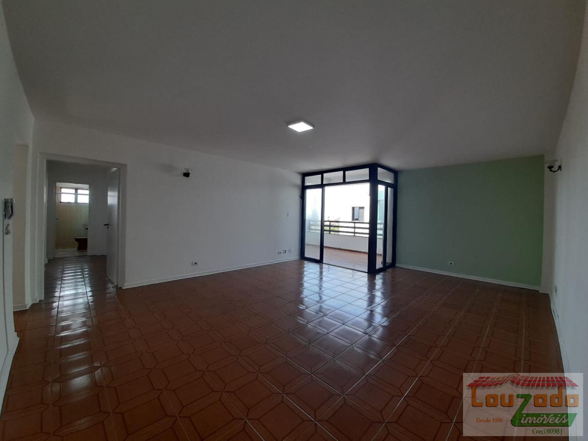 Apartamento para alugar com 3 quartos, 120m² - Foto 1