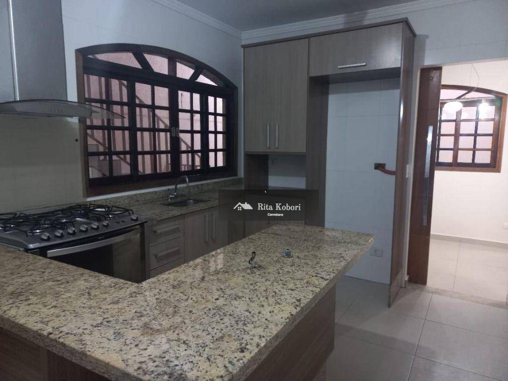 Casa à venda e aluguel com 3 quartos, 220m² - Foto 1