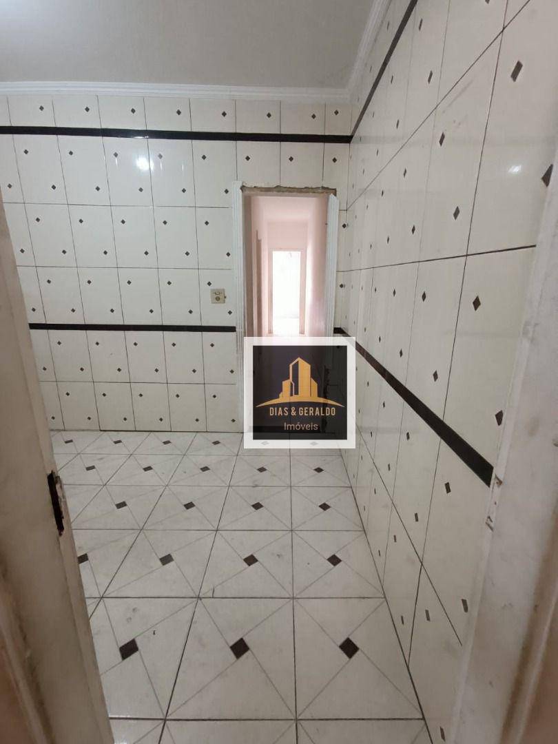 Casa à venda com 2 quartos, 118m² - Foto 8