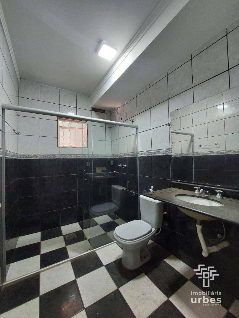 Casa para alugar com 3 quartos, 236m² - Foto 29