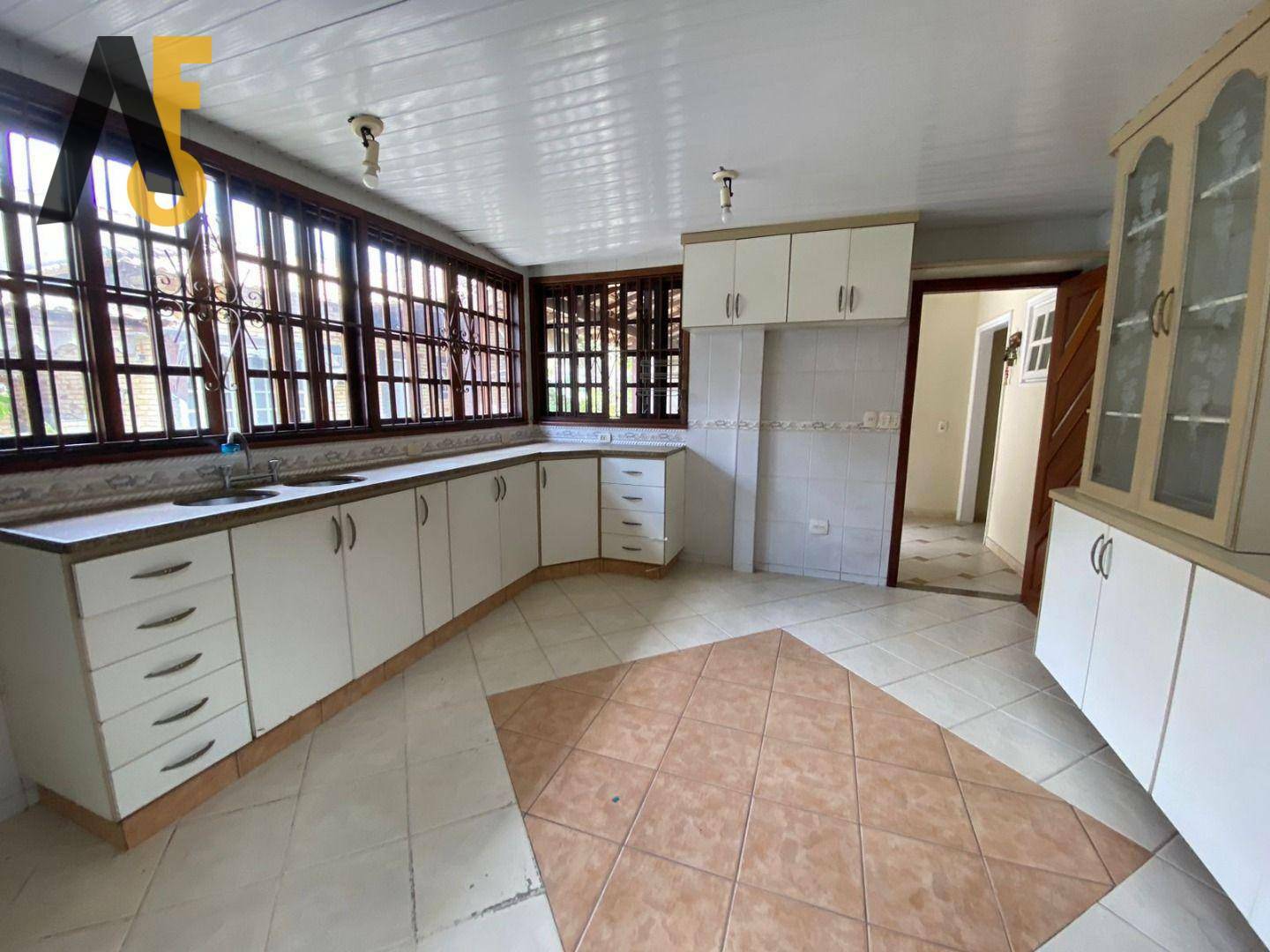 Casa de Condomínio à venda com 3 quartos, 214m² - Foto 9