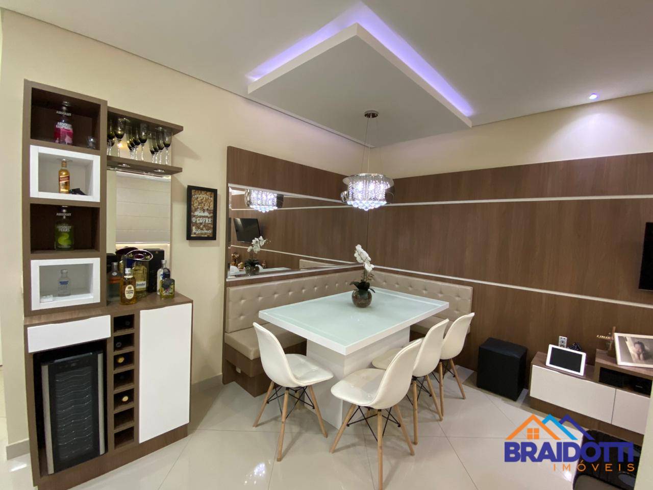 Apartamento à venda com 2 quartos, 60m² - Foto 1