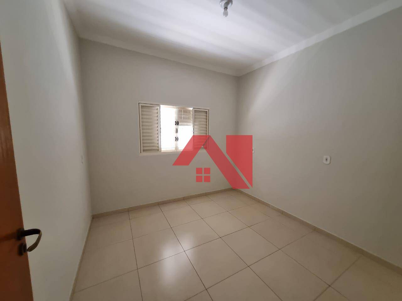 Casa à venda com 3 quartos, 183m² - Foto 4