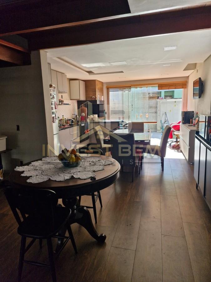 Casa à venda com 3 quartos, 190m² - Foto 2