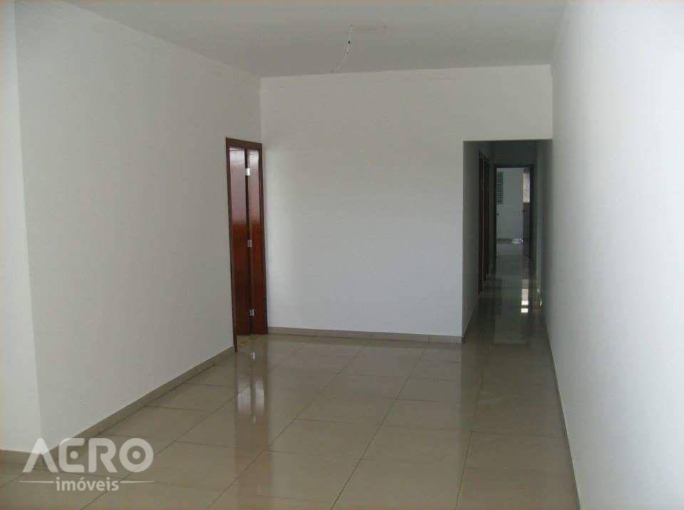 Casa à venda com 3 quartos, 150m² - Foto 3