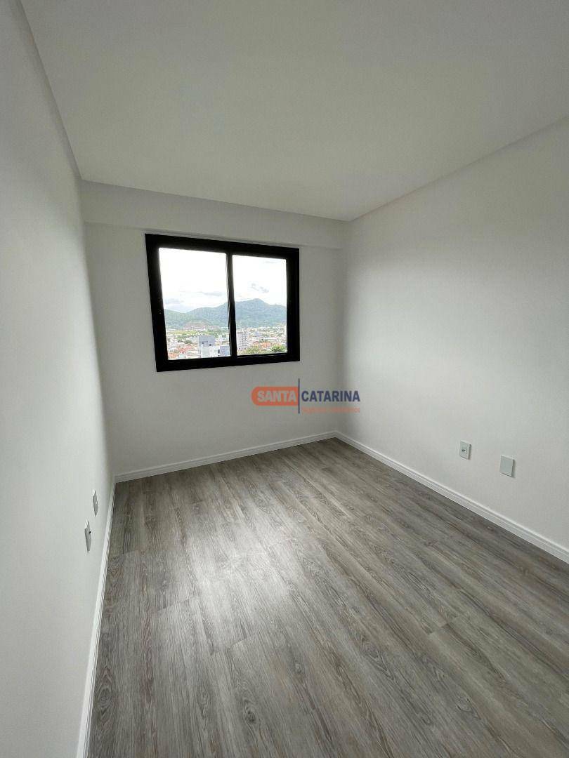 Apartamento à venda com 2 quartos, 78m² - Foto 7