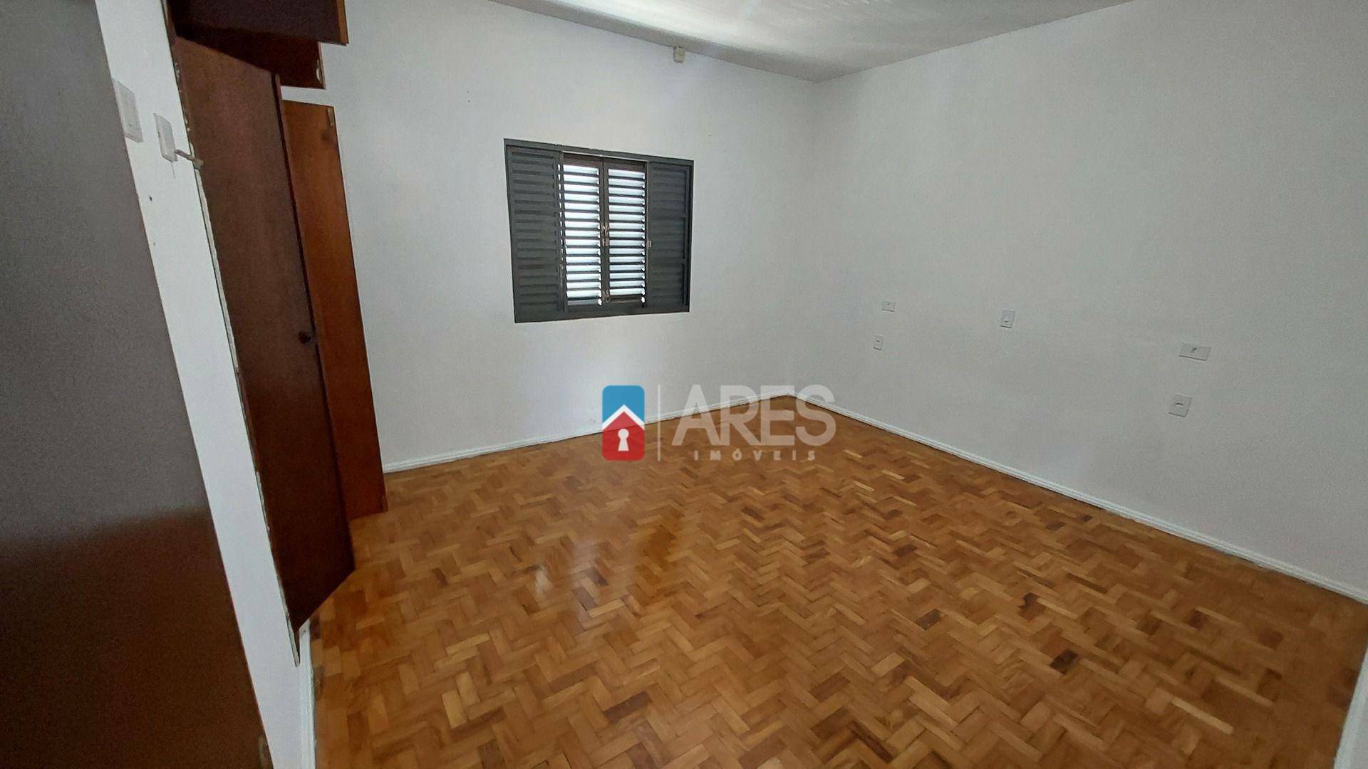 Casa para alugar com 4 quartos, 220m² - Foto 15